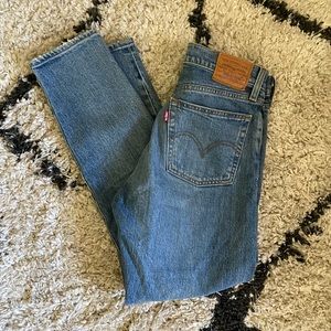 Levis straight leg jeans
